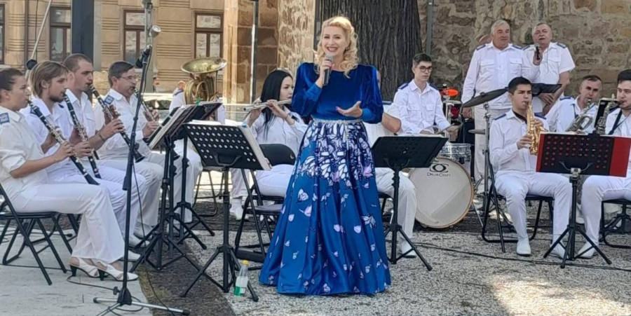 Profesoara Cristina Ioan din Baia Mare și-a lansat teza de doctorat la Cercul Militar Național
