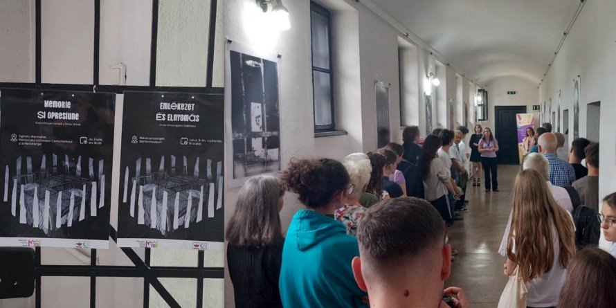 „Memorie și opresiune” – expoziție de grafică inspirată din mărturiile Memorialului Victimelor Comunismului, vernisată la Sighet