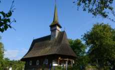 Apel pentru salvarea bisericii de lemn din Glod. Parohia cere sprijin pentru înlocuirea acoperișului degradat