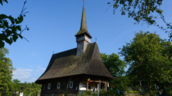 Apel pentru salvarea bisericii de lemn din Glod. Parohia cere sprijin pentru înlocuirea acoperișului degradat