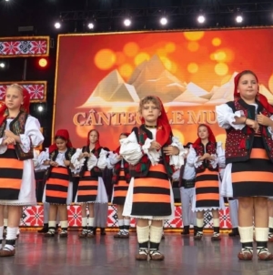 Ansamblul Folcloric „Săliștenii” va urca pe scena Festivalului Internațional de Folclor „Cântecele Munților” de la Sibiu