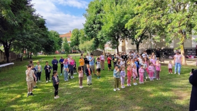 „Vacanță în tinda bisericii”: Ediția a IV-a a taberei de vară pentru copii are loc la Sighetu Marmației