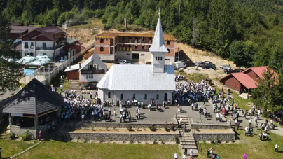 Schitul Izvoare se pregătește de hram