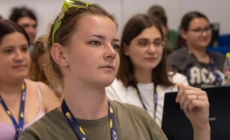 Portret de artist: Ioana Călăuz, poezia ca formă de libertate