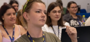 Portret de artist: Ioana Călăuz, poezia ca formă de libertate