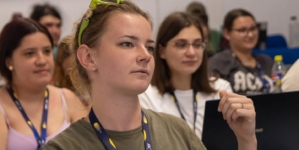 Portret de artist: Ioana Călăuz, poezia ca formă de libertate