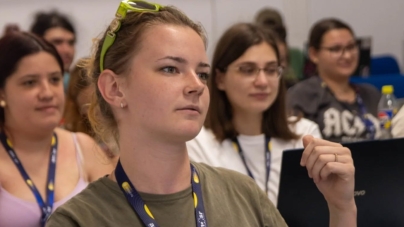 Portret de artist: Ioana Călăuz, poezia ca formă de libertate
