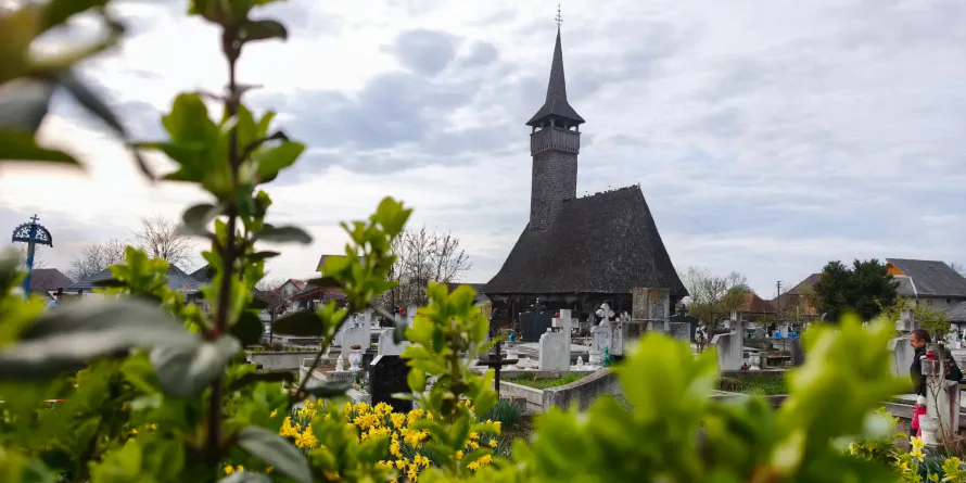 Biserica de lemn monument istoric din Săcălășeni se pregătește de hram