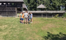 „Vacanță în curtea muzeului”: Cinci zile de activități creative și educative pentru copii la Muzeul Maramureșan din Sighetu Marmației