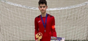 Performanță în fotbalul maramureșean: Portarul Radu Ardelean din Sarasău, recrutat la FCSB