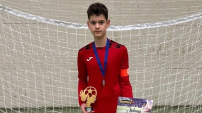 Performanță în fotbalul maramureșean: Portarul Radu Ardelean din Sarasău, recrutat la FCSB