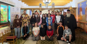 Rugăciune, prietenie și activități educative: Tineri din Protopopiatul Baia Mare, în tabără la Mănăstirea Chiuzbaia