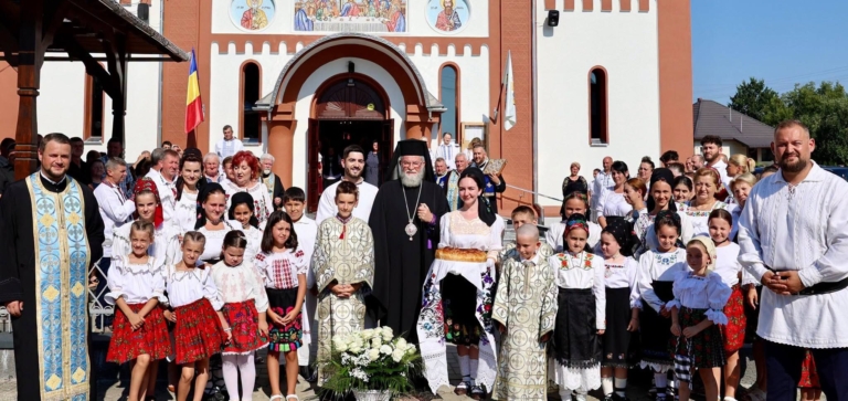 PS Părinte Iustin a săvârșit Paraclisul Maicii Domnului în Parohia Ortodoxă Săcălășeni