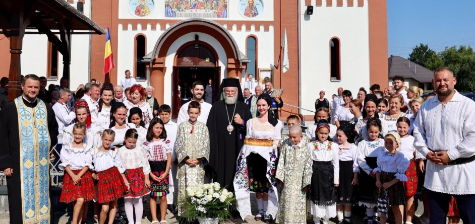 PS Părinte Iustin a săvârșit Paraclisul Maicii Domnului în Parohia Ortodoxă Săcălășeni