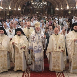 Preasfințitul Părinte Iustin a slujit la Catedrala Episcopală „Sfânta Treime” din Baia Mare în această duminică