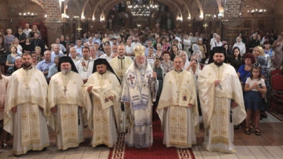 Preasfințitul Părinte Iustin a slujit la Catedrala Episcopală „Sfânta Treime” din Baia Mare în această duminică