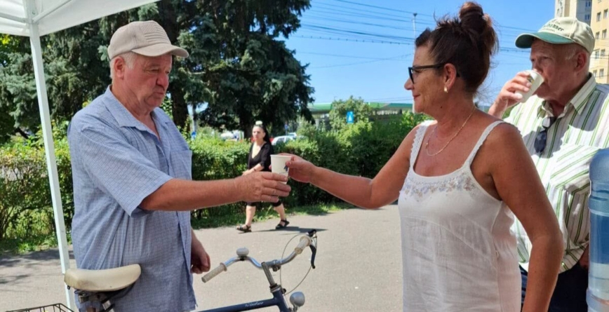 Măsuri de protecție împotriva caniculei: Mai multe puncte de hidratare au fost amplasate în Baia Mare
