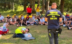 Pompierii SVSU Târgu Lăpuș și voluntarii maltezi, în mijlocul copiilor din Tabăra Creștină „Dragoste și Prietenie” din Munții Țibleș