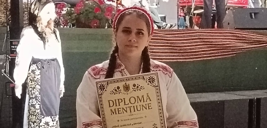 Gabriela Ungur, laureată a Festivalului-Concurs Național de Muzică Populară „Doina Aninei”