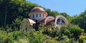 Programul slujbelor religioase din Postul Adormirii Maicii Domnului la Mănăstirea Chiuzbaia