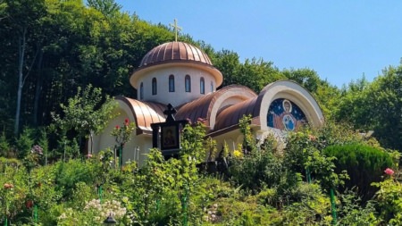 Programul slujbelor religioase din Postul Adormirii Maicii Domnului la Mănăstirea Chiuzbaia