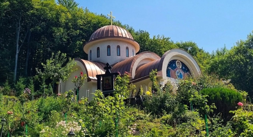 Programul slujbelor religioase din Postul Adormirii Maicii Domnului la Mănăstirea Chiuzbaia