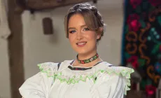 „Oameni faini de sama’ me’” – noul cântec lansat de Diana Topan, cu parfum de Maramureș și voie bună