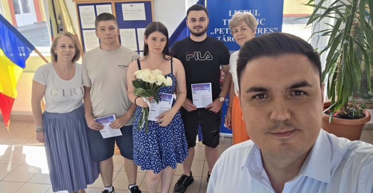 Elevii de 10 ai Țării Lăpușului, felicitați de autoritățile locale pentru performanțele obținute la Bacalaureat