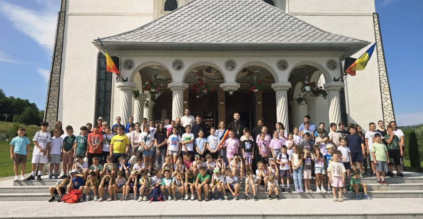 Școala de Vară „Fiii Maicii Domnului” în Parohia Șieu: Aproape 100 de copii au participat la activități