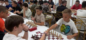 Nouă șahiști maramureșeni, față în față cu adversari de elită la campionatul derulat în cadrul Grand Prix România 2026, în Alba