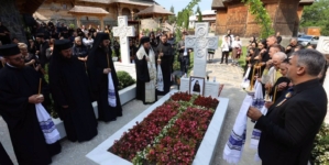 Parastas la Mănăstirea Dragomirești: Un an de la trecerea la cele veșnice a Arhimandritului Sofronie Perța