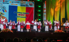 Ansamblul Folcloric „MARA” a dus tradițiile maramureșene pe scena Festivalului Internațional de Folclor „Ceahlăul”