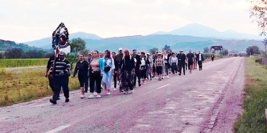 54 de credincioși din comuna Lăpuș au pornit și anul acesta pe jos spre Mănăstirea Nicula