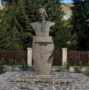 Pintea Viteazul, sărbătorit la Jandarmeria Maramureș: PS Iustin va oficia slujba de resfințire a ansamblului statuar