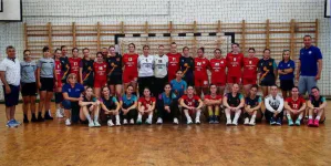 Handbal: Jocuri de verificare intense pentru Junioarele 1 de la Fabrica de Campioni în compania CSU Oradea