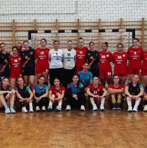 Handbal: Jocuri de verificare intense pentru Junioarele 1 de la Fabrica de Campioni în compania CSU Oradea
