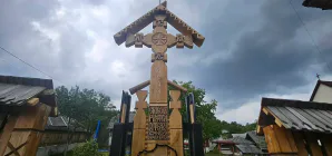 Troiță în memoria Eroilor Maramureșeni, sfințită astăzi în Parohia Glod