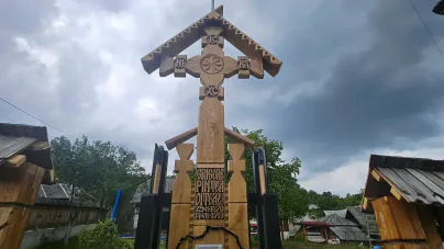 Troiță în memoria Eroilor Maramureșeni, sfințită astăzi în Parohia Glod