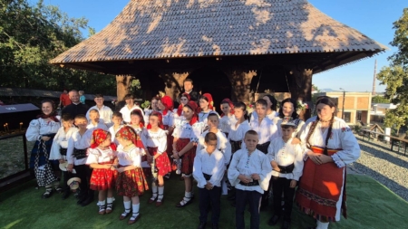 De Ziua Maramureșului: Credința, tradiția și comunitatea s-au întâlnit la Muzeul Satului din Baia Mare