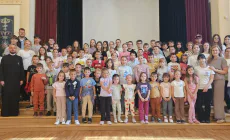 Zeci de copii din tabăra de vară „Vacanță în tinda bisericii” au vizitat Centrul Cultural Pastoral „Sf. Iosif Mărturisitorul” Sighetu Marmației