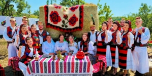 Ansamblul Folcloric Național „Transilvania” a adus voie bună la Întâlnirea cu Fiii Satului Viile Apei