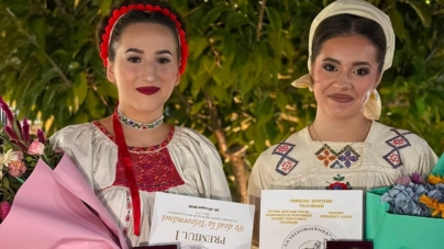 Maramureșencele Victoria Petrenciuc și Patricia Moldovan se întorc cu premii de la Festivalul Concurs ,,Pe deal la Teleormănel”