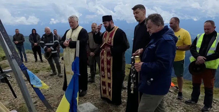 Va fi sfințit noul refugiu montan instalat pe Muntele Pop Ivan din Munții Maramureșului
