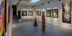CONSENSUS: Colonia Pictorilor din Baia Mare găzduiește un amplu dialog între 50 de artiști