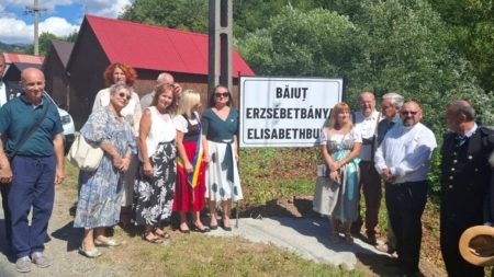 O lecție de interculturalitate la Băiuț: indicatoare în română, maghiară și germană, dezvelite de Ziua Minerului