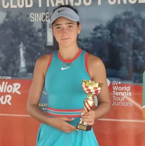 Tenismena Sara Nicole Sitar, aproape de un titlu ITF J100 la doar 14 ani