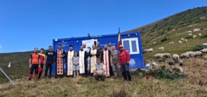 În apropierea Vârfului Pop Ivan din Munții Maramureșului a fost sfințit „Refugiul Speranței”