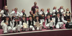 Ansamblul Folcloric „Leordenii” a cucerit Marele Trofeu la secțiunea Dansuri Populare în cadrul Festivalului-Concurs Național „Cântec din Vatra Satului”