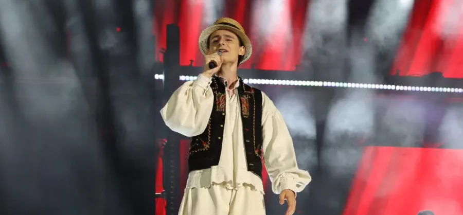 Daniel Breban aduce în Maramureș Trofeul Festivalului Național al Cântecului și Dansului Popular Românesc de la Mamaia 2026