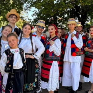 Șomcutenii de la ,,Doina Chioarului”, laureați ai Festivalului Internațional ,,Mugurelul”